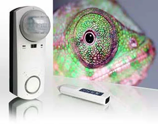 Kompakt Alarmsensor mit IR-Handsender / Bewegungsmelder mit integ. Signalgeber